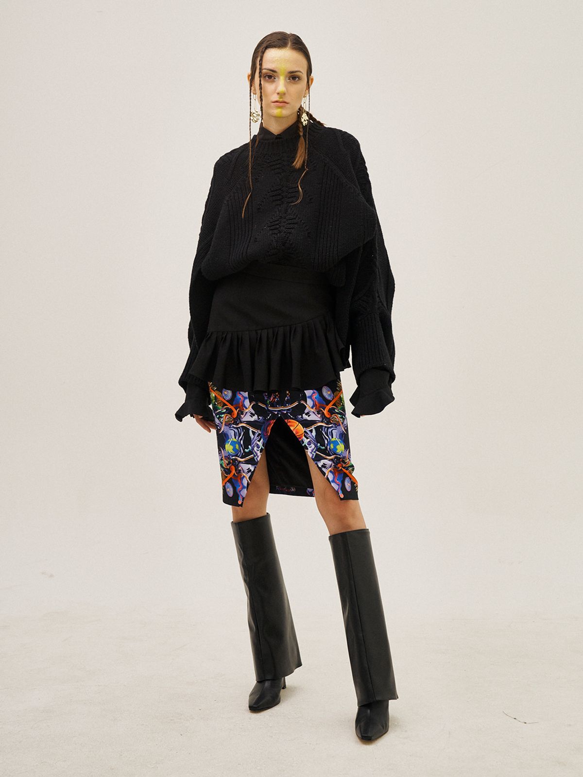 그리디어스(GREEDILOUS) Electric Slider Ruffle Front Slit H-Line Skirt
