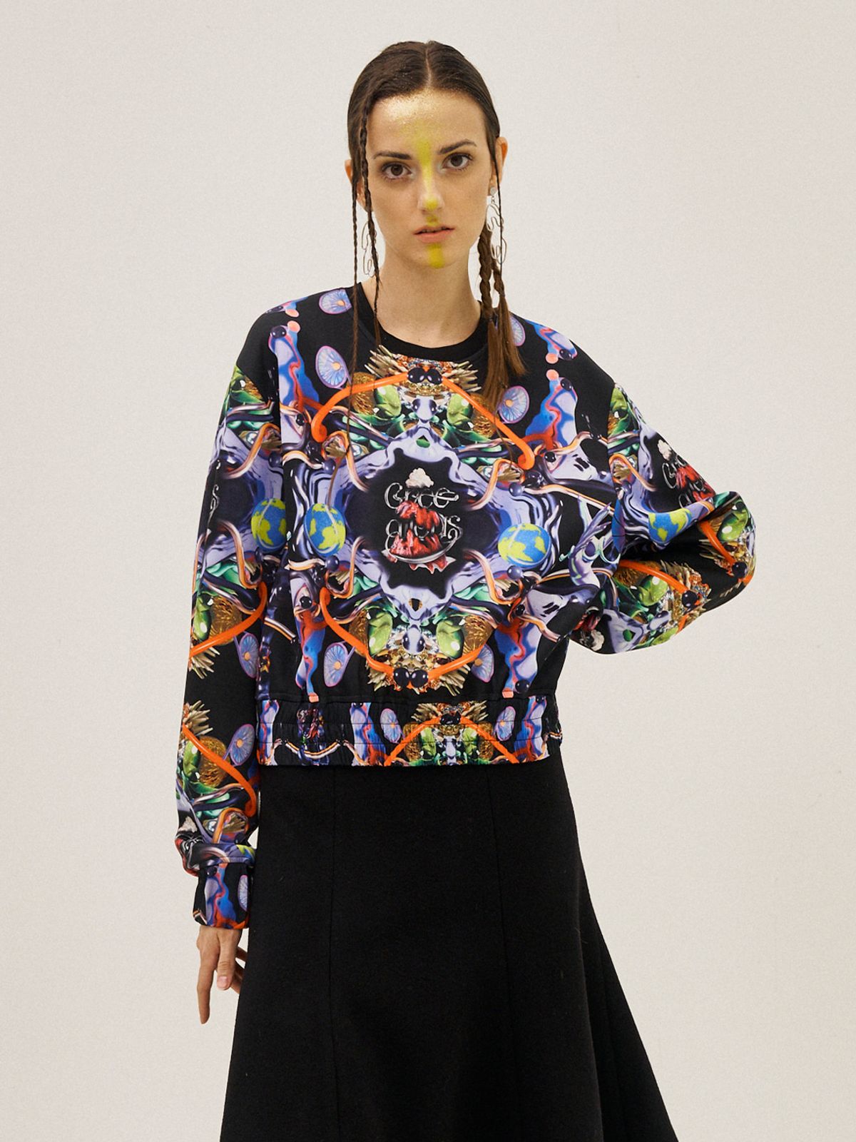 그리디어스(GREEDILOUS) Electric Spider Crop Sweater