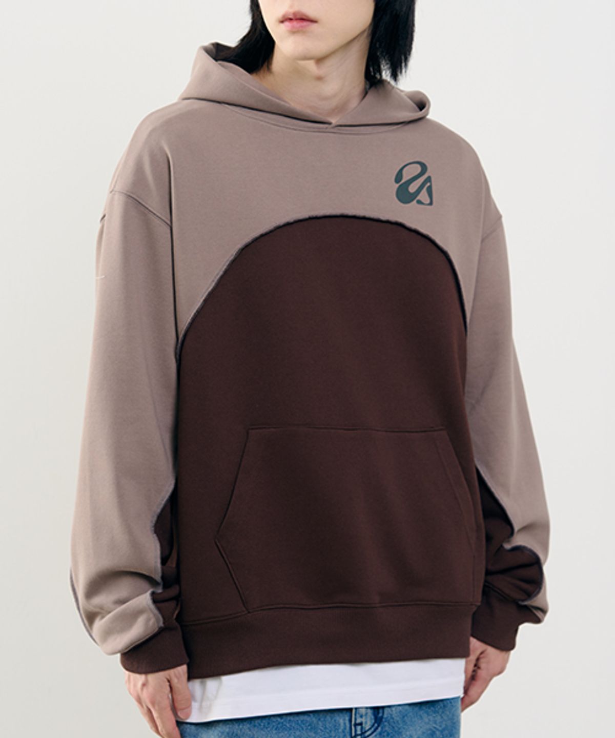 어레이드(ARRAYED) 컴피 커브드 투톤 후디 [BROWN]