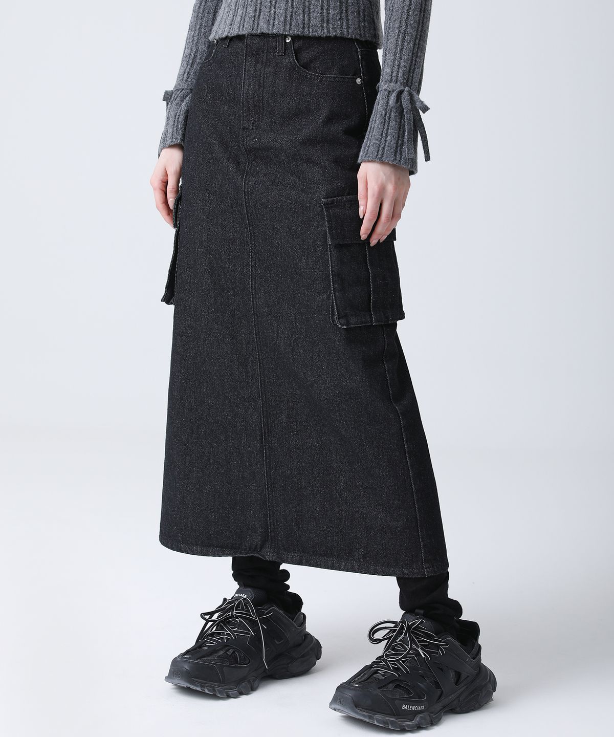어반드레스(AVANDRESS) Rynn Pocket Slit Denim Long Skirt BLACK