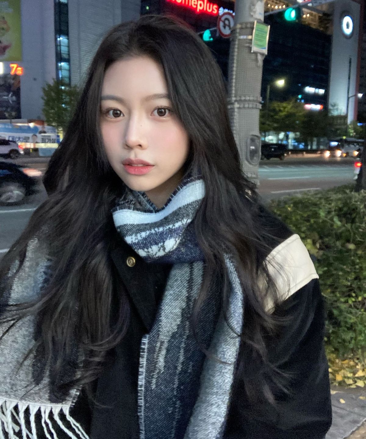 본챔스(BORN CHAMPS) [본챔스X에이프릴에잇] 위시어폰어스타 그래픽 머플러 B23FA05