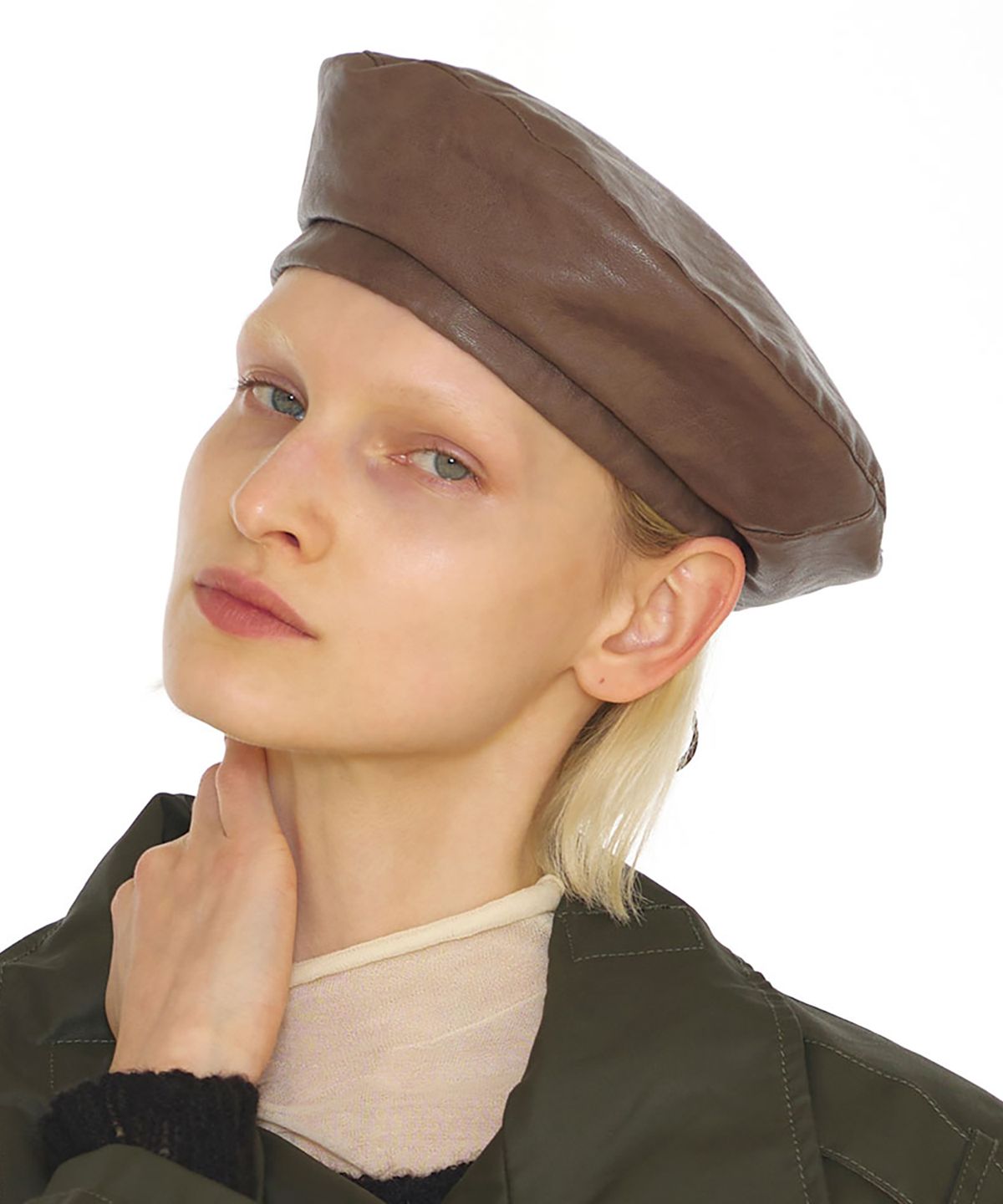 언더컨트롤 스튜디오(UNDERCONTROL STUDIO) 끈 조절 가죽 베레모 PLATE BERET / STRAP / LEATHER / BROWN