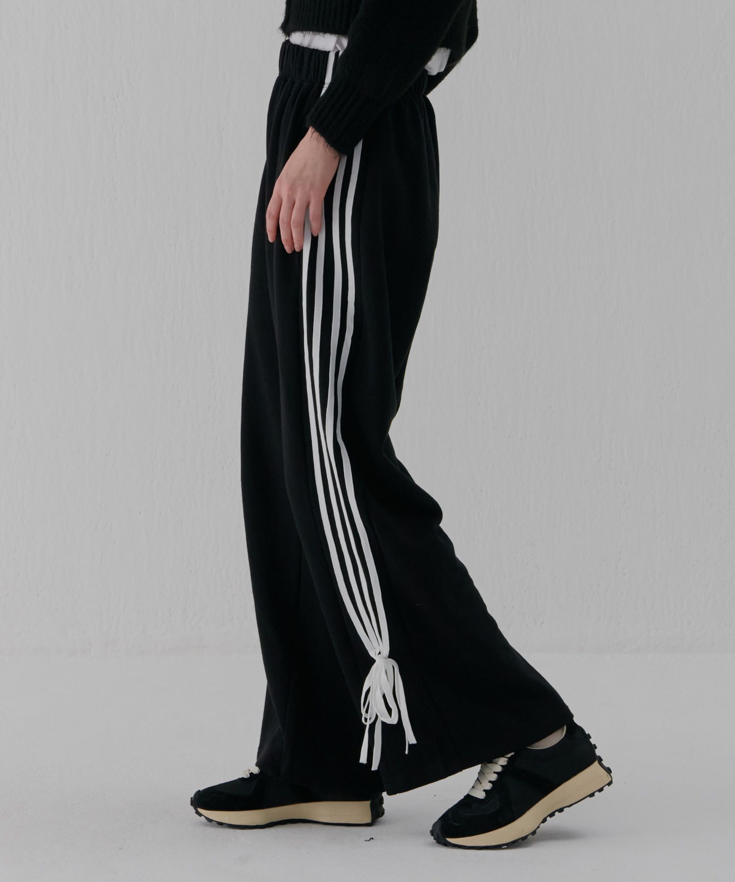 MUSINSA | Camino 23 FW Strap Ribbon Wide Pants (Black)