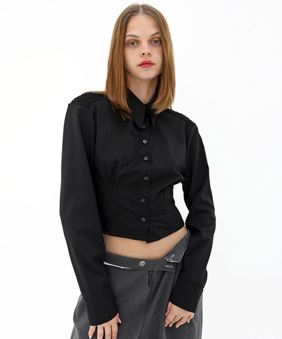 데미지니모닉(DAMAGE MNEMONIC) 백 스모킹 블랙 셔츠_ Back Smocking Black Shirt