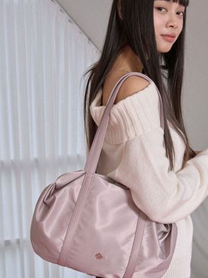 오로라 셔링 더플백_라일락