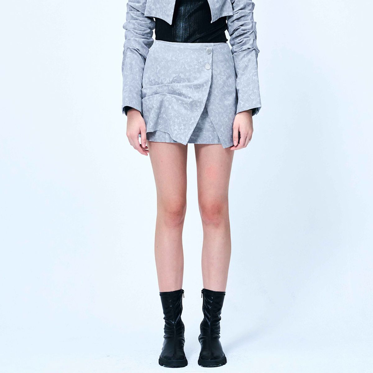 킴지수(KIMZISU) DOZI - Suede Mini Wrap Skirt _ Light Grey