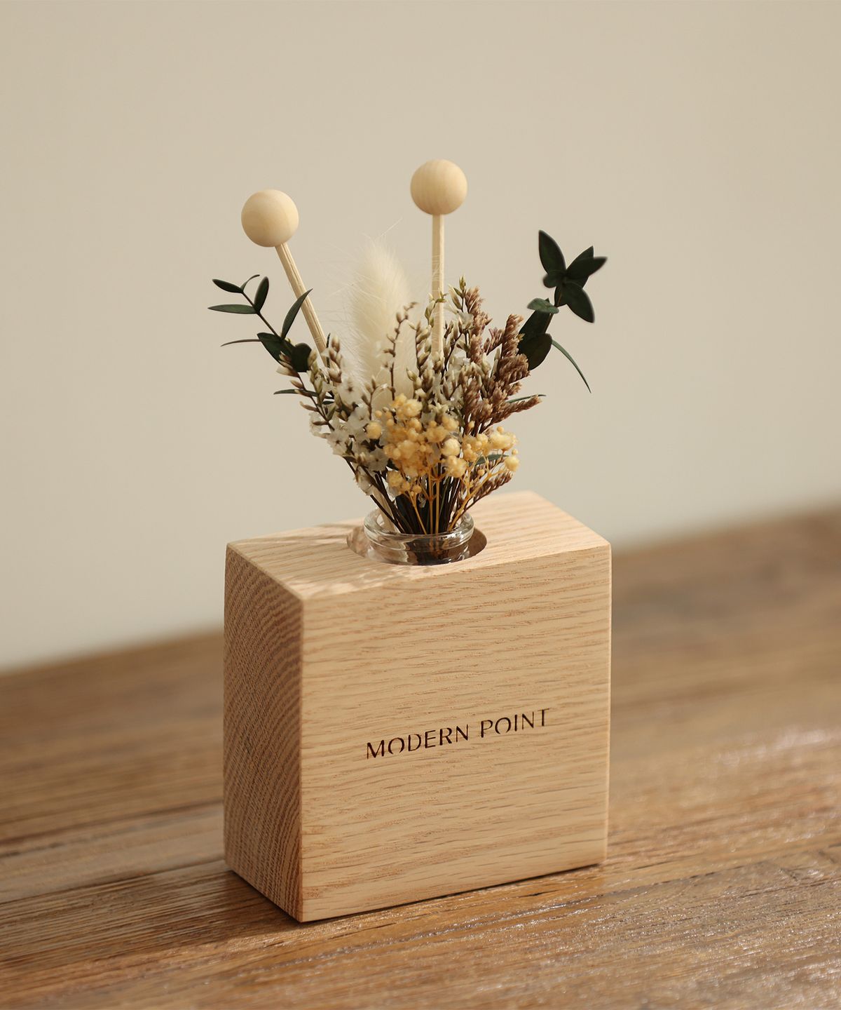 모던포인트(MODERNPOINT) 원목 각인 플라워 디퓨저 100ml