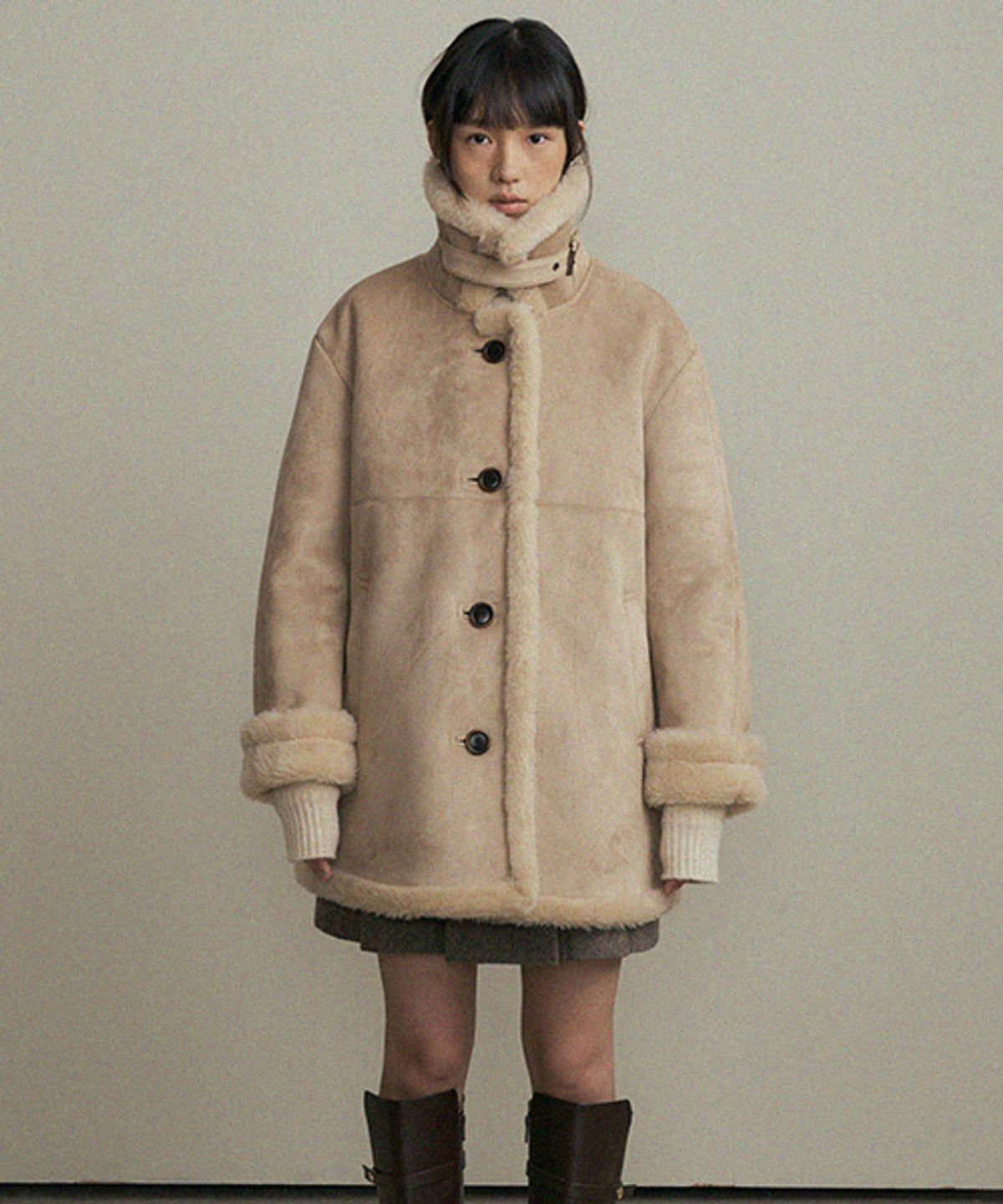 링서울(LINGSEOUL) suede mustang coat-beige