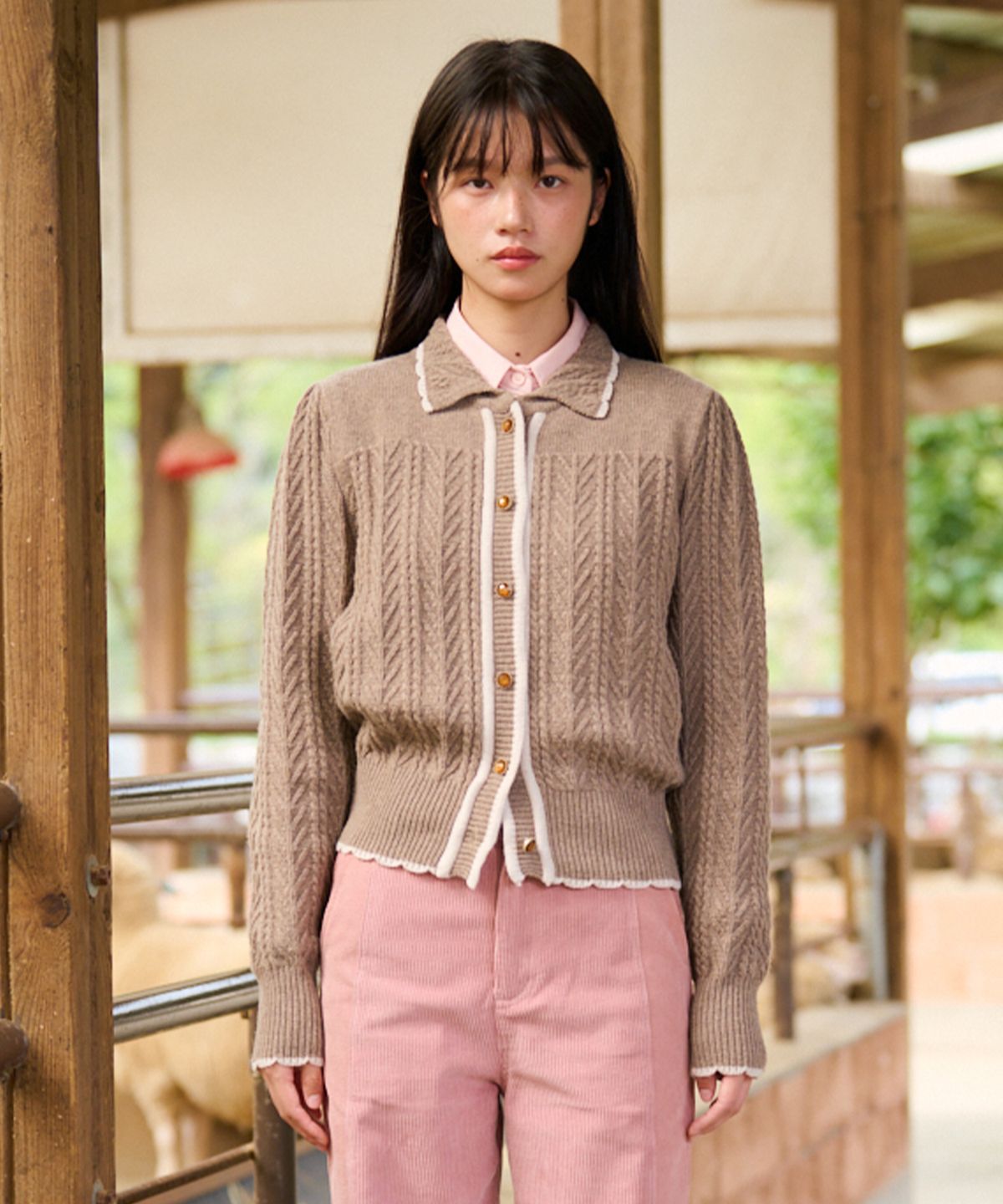 바이탈싸인(VITALSIGN) Wavy Collar Cable Merino Cardigan (Brown)