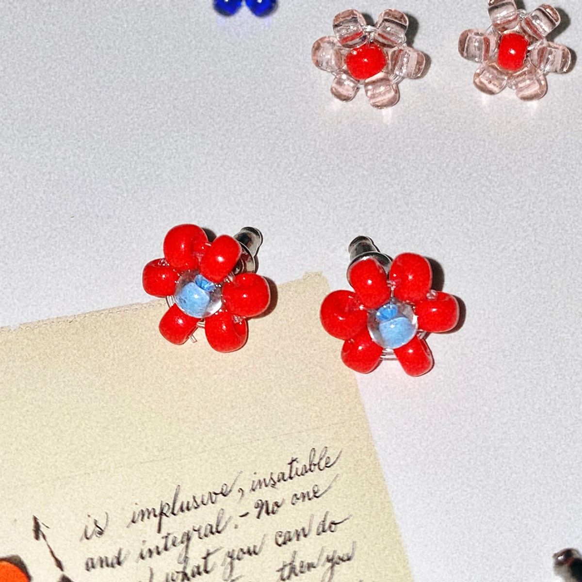 러브오낫(LOVE OR NOT) Red Bell Flower Beads Earring