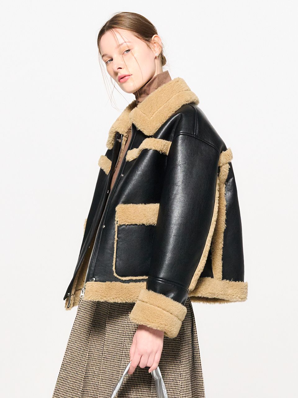 ムートン・ファーコート GENERAL IDEA Loose fit eco fur mustang GRAY WBC4L09509 MUSINSA公式 | GENERAL IDEA Loose Fit Faux Fur Mustang [BLACK