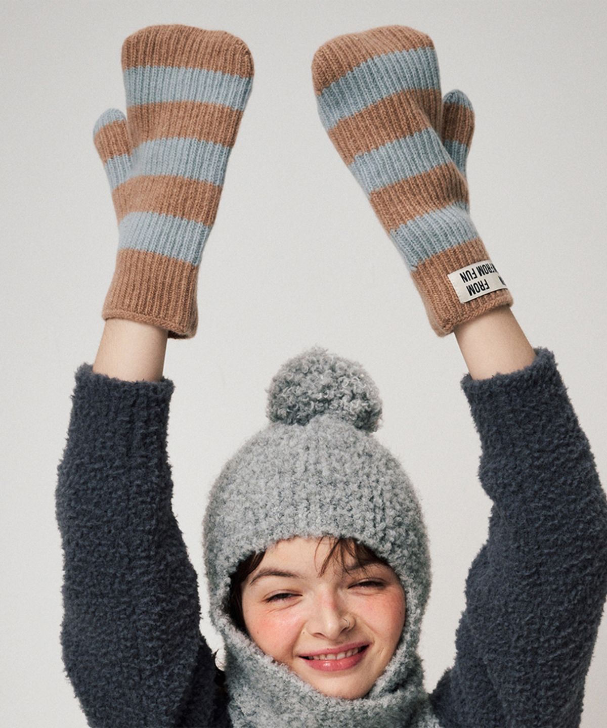 펀프롬펀(FUNFROMFUN) STRIPE MITTENS, BLUE+CAMEL