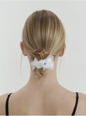 mesh layered scrunch - white