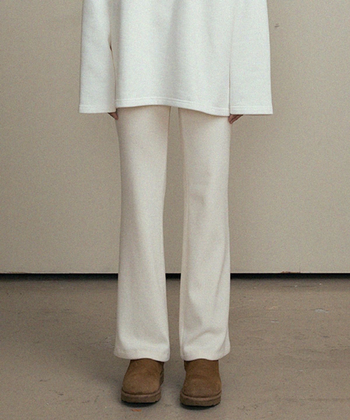 링서울(LINGSEOUL) fleece banded pants-ivory
