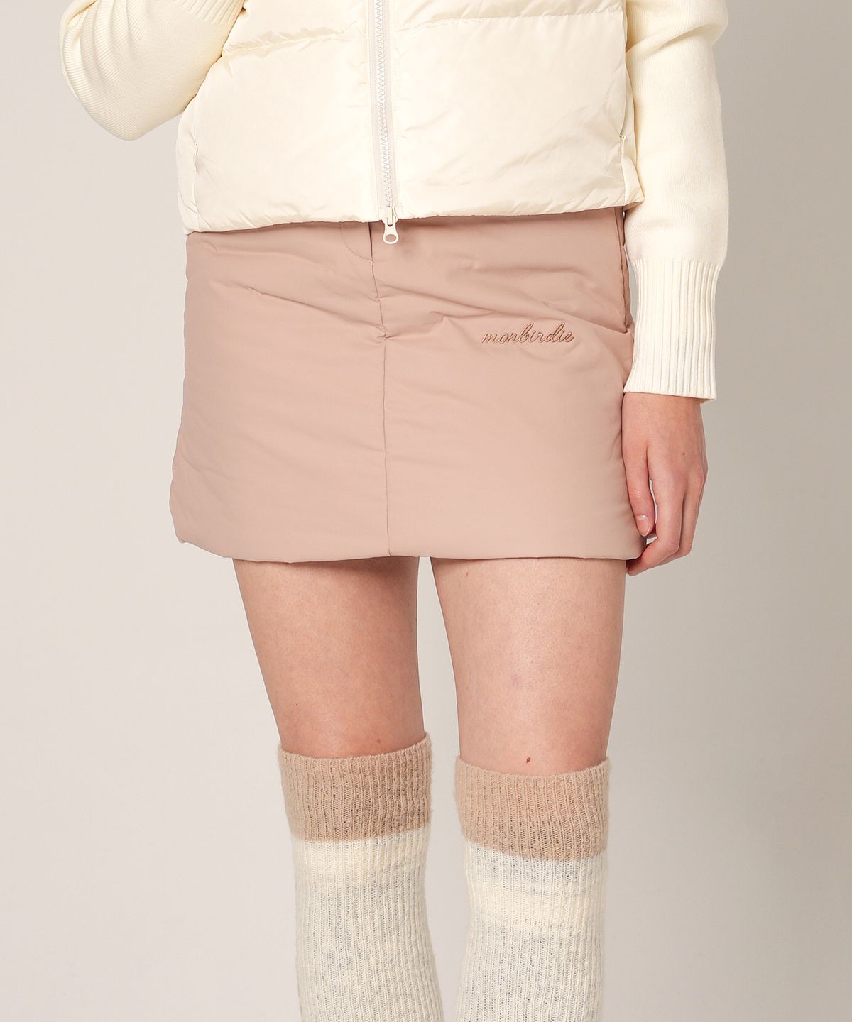 몽버디 골프(MONBIRDIE GOLF) 로고 자수 윈터 패딩스커트 BEIGE