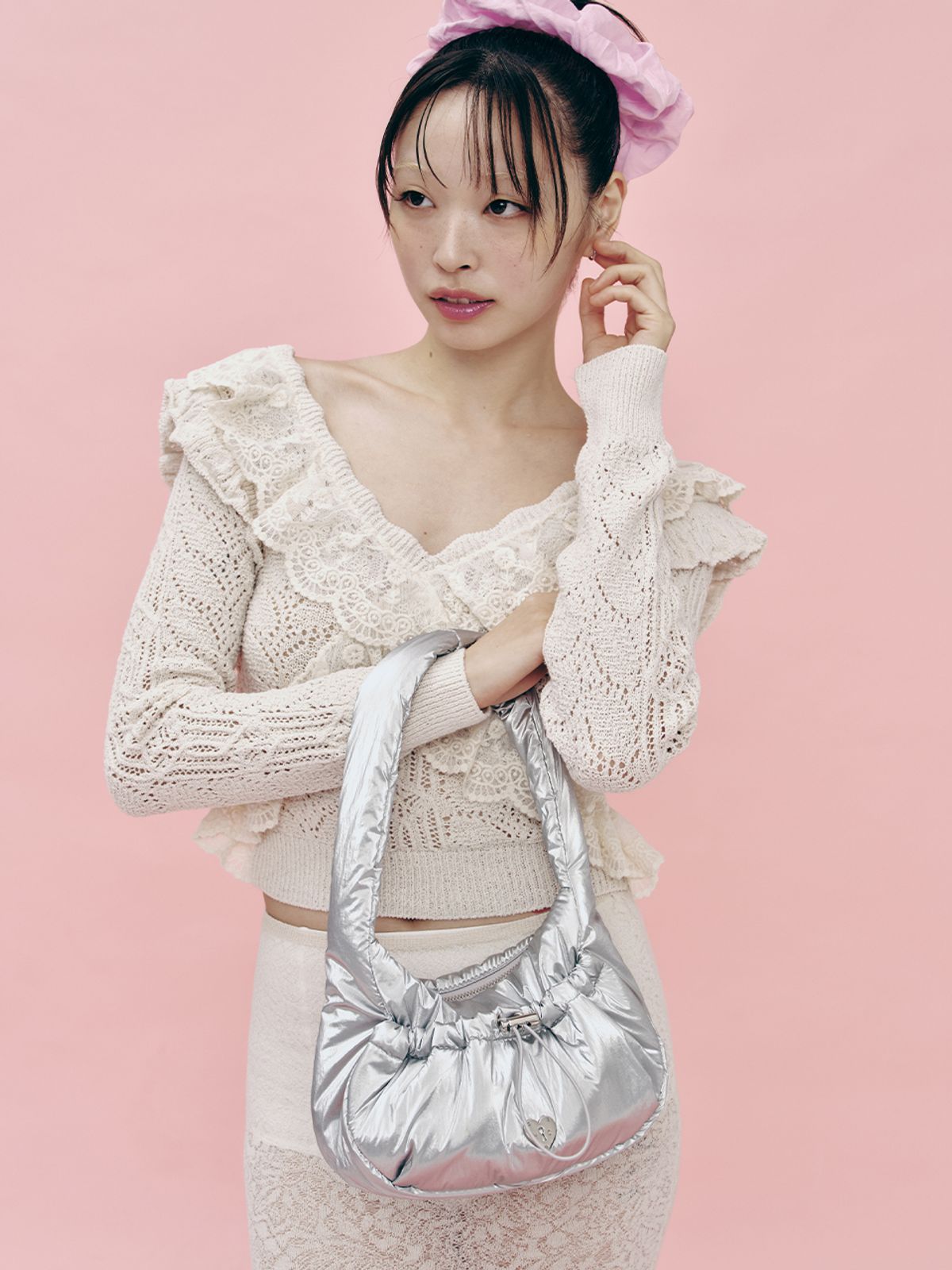 하이칙스(HIGH CHEEKS) Heart Lock String Shoulder Bag_HC239OBG002M
