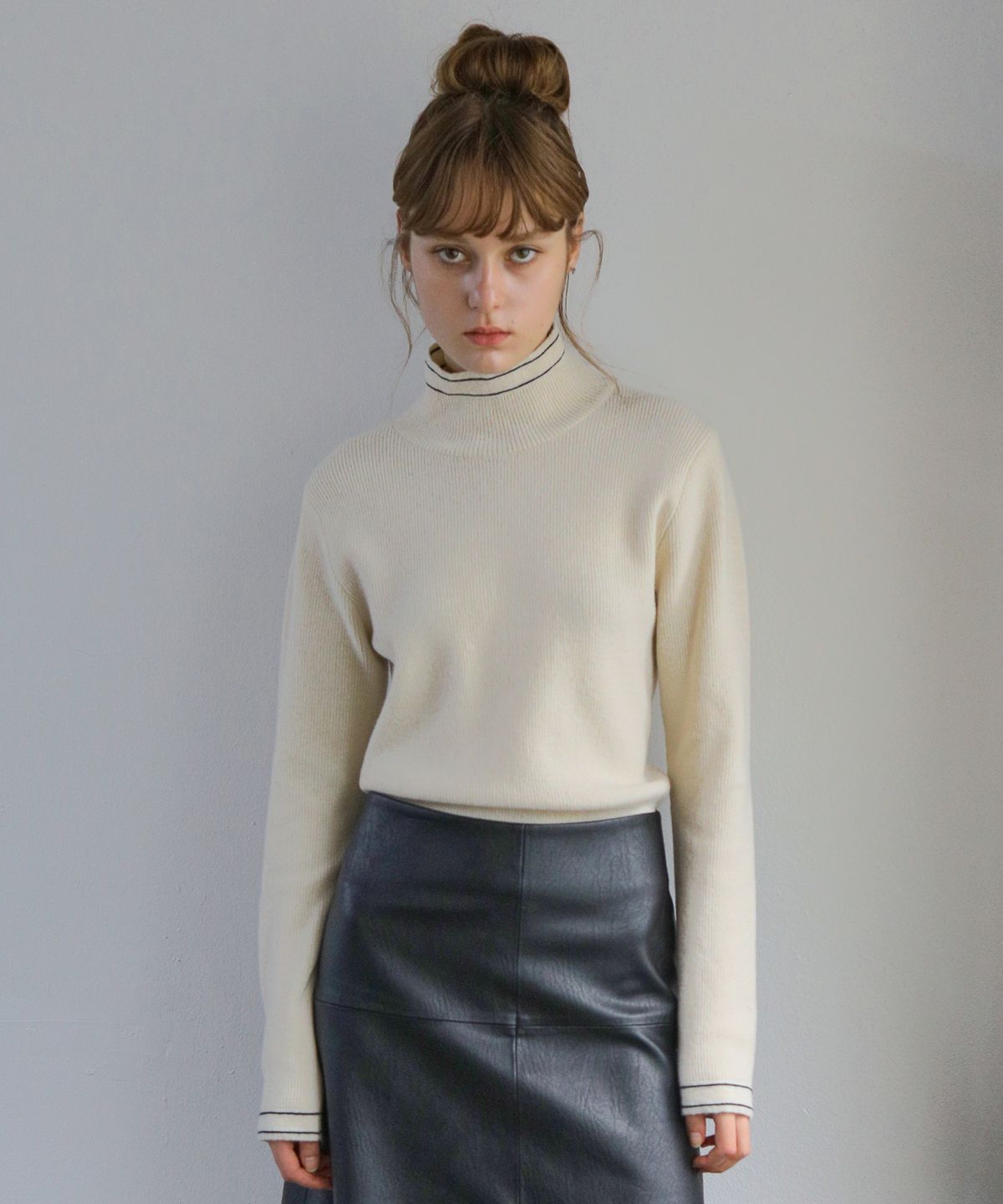 폴앤앨리스(PAUL&ALICE) LINE TURTLENECK PULLOVER / IVORY