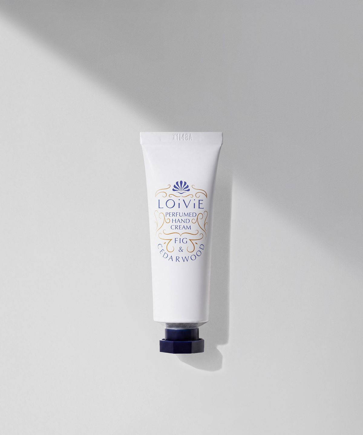 로이비(LOIVIE) 퍼퓸드 핸드크림 휘그 앤 시더우드 35ml