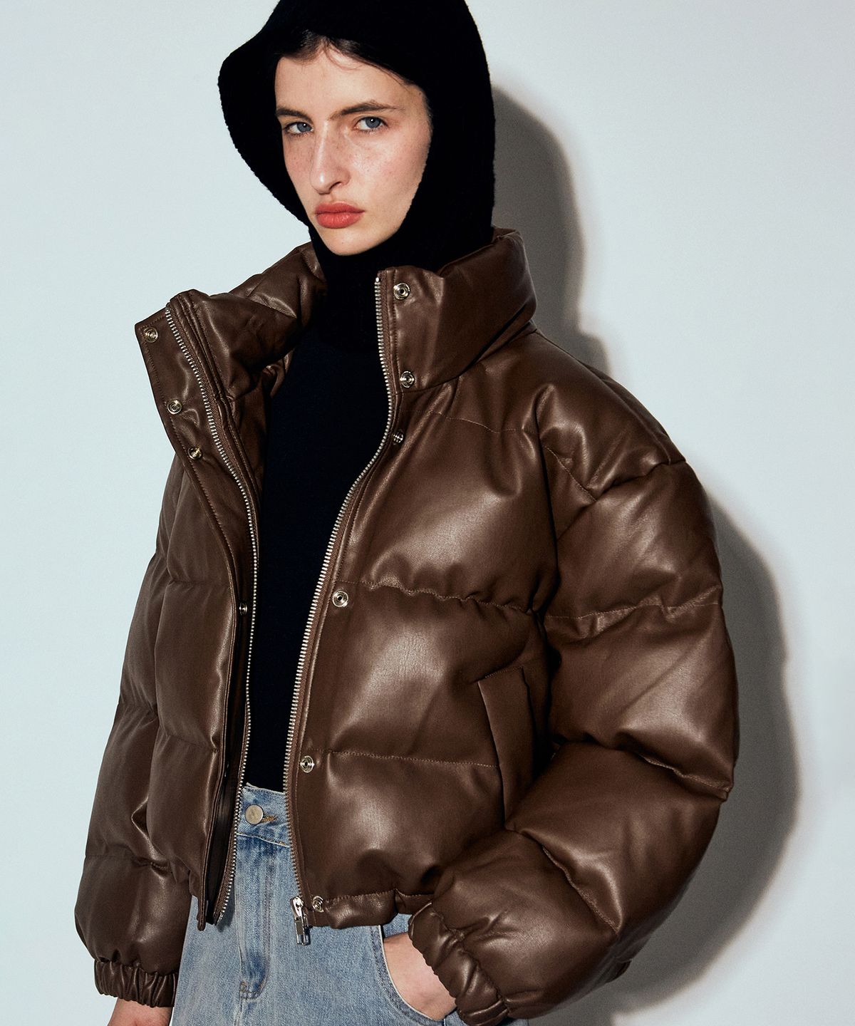 닉앤니콜(NICK&NICOLE) MINIMAL FAUX LEATHER CROP PADDING_BROWN