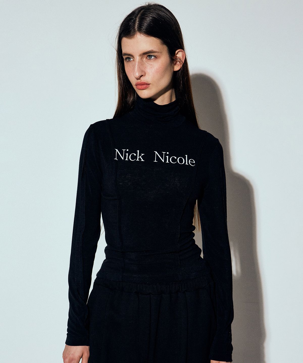 닉앤니콜(NICK&NICOLE) NICOLE PINTUCK LINE TURTLENECK TOP_BLACK