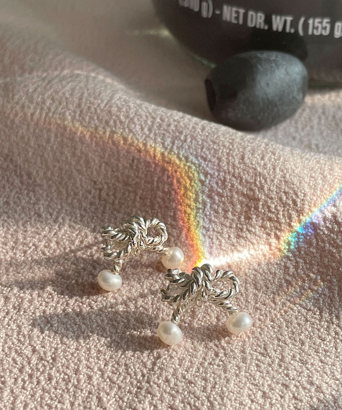 펄시(PERSY) MINI RIBBON DOUBLE PEARL EARRING
