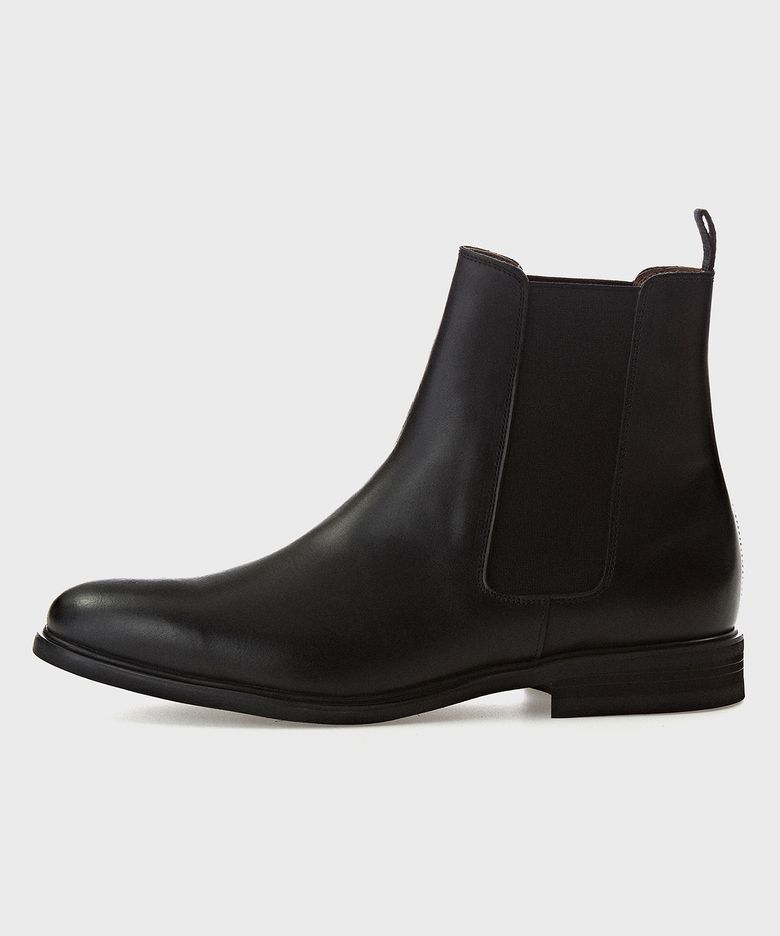 JOHN BLACK [VIBRAM]