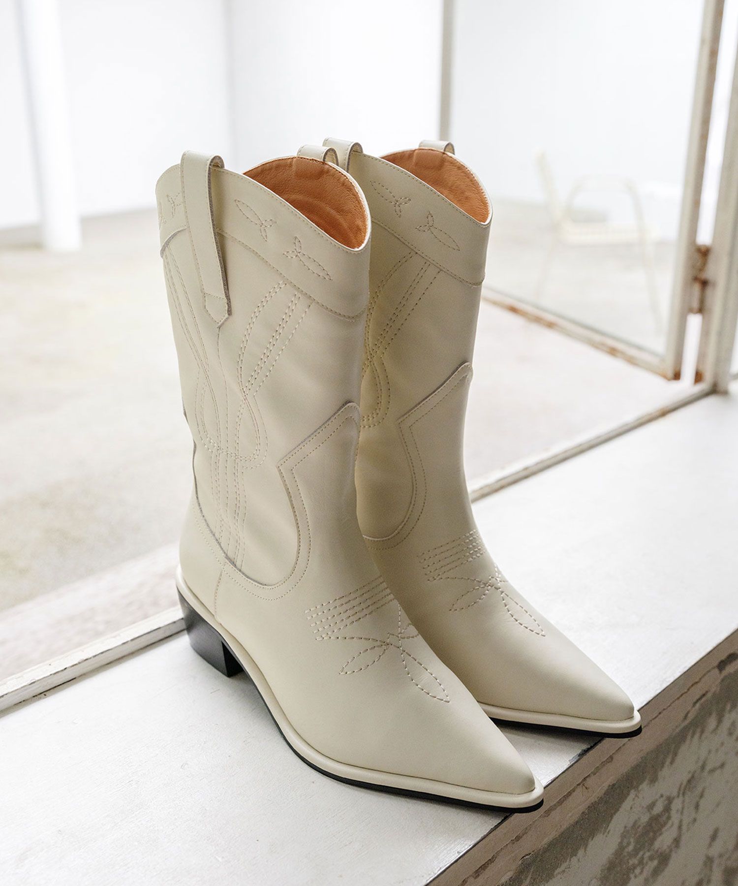 【LIBERTY ウエスタンブーツ 8D 本革 ハンドカービング 定価18万円】 MUSINSA公式 | EIFFEL CLASSIC 108 ウェスタンブーツ - クリーム