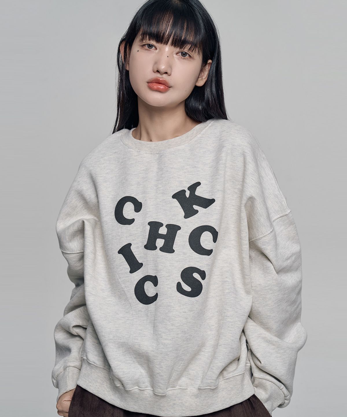 칙스(CHICKS) CHICKS WORD 긴팔 맨투맨 티셔츠 (8Color / 기모 ver)