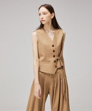 Side strap button vest