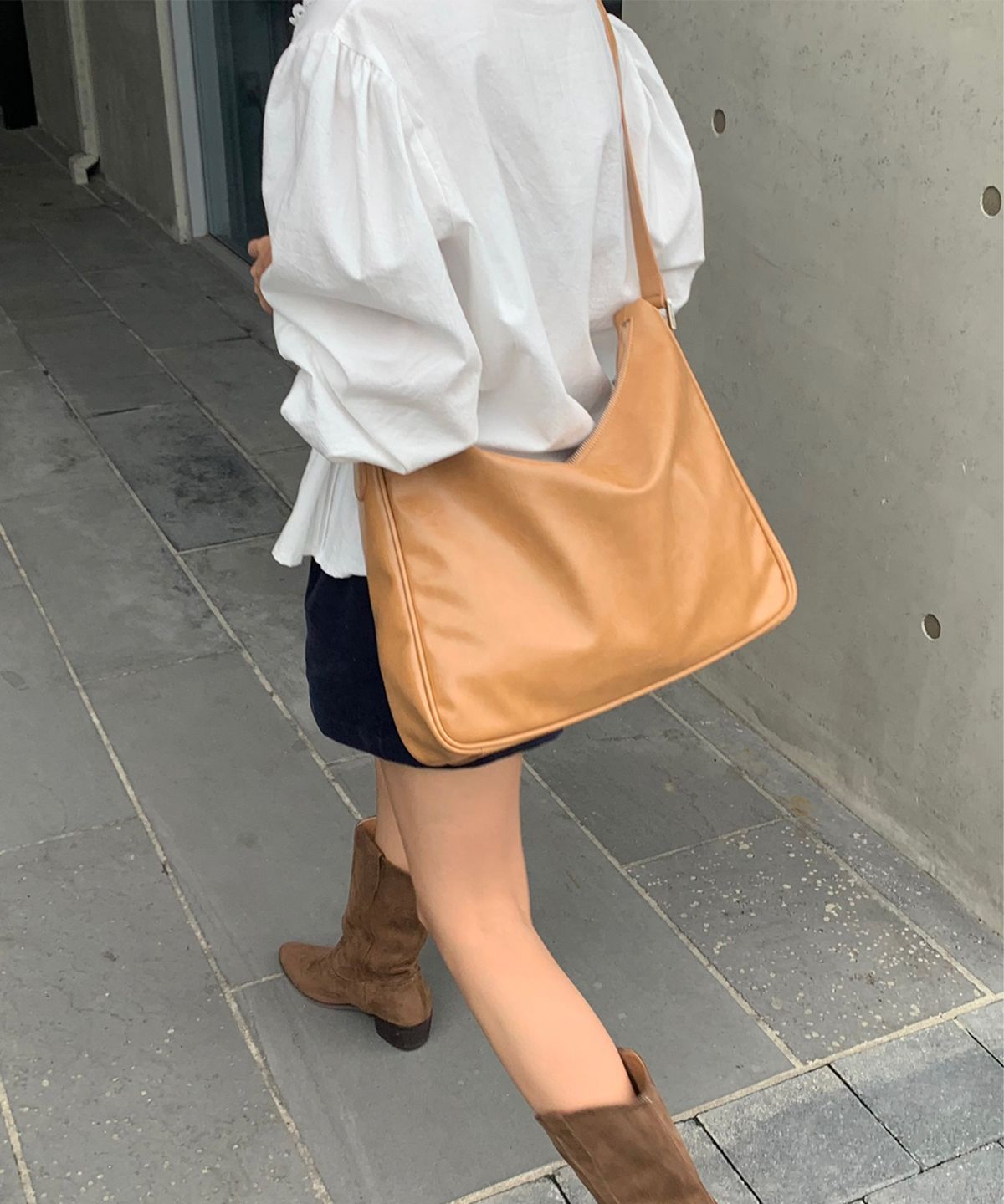썸웨어버터(SOMEWHEREBUTTER) lottie big bag - caramel