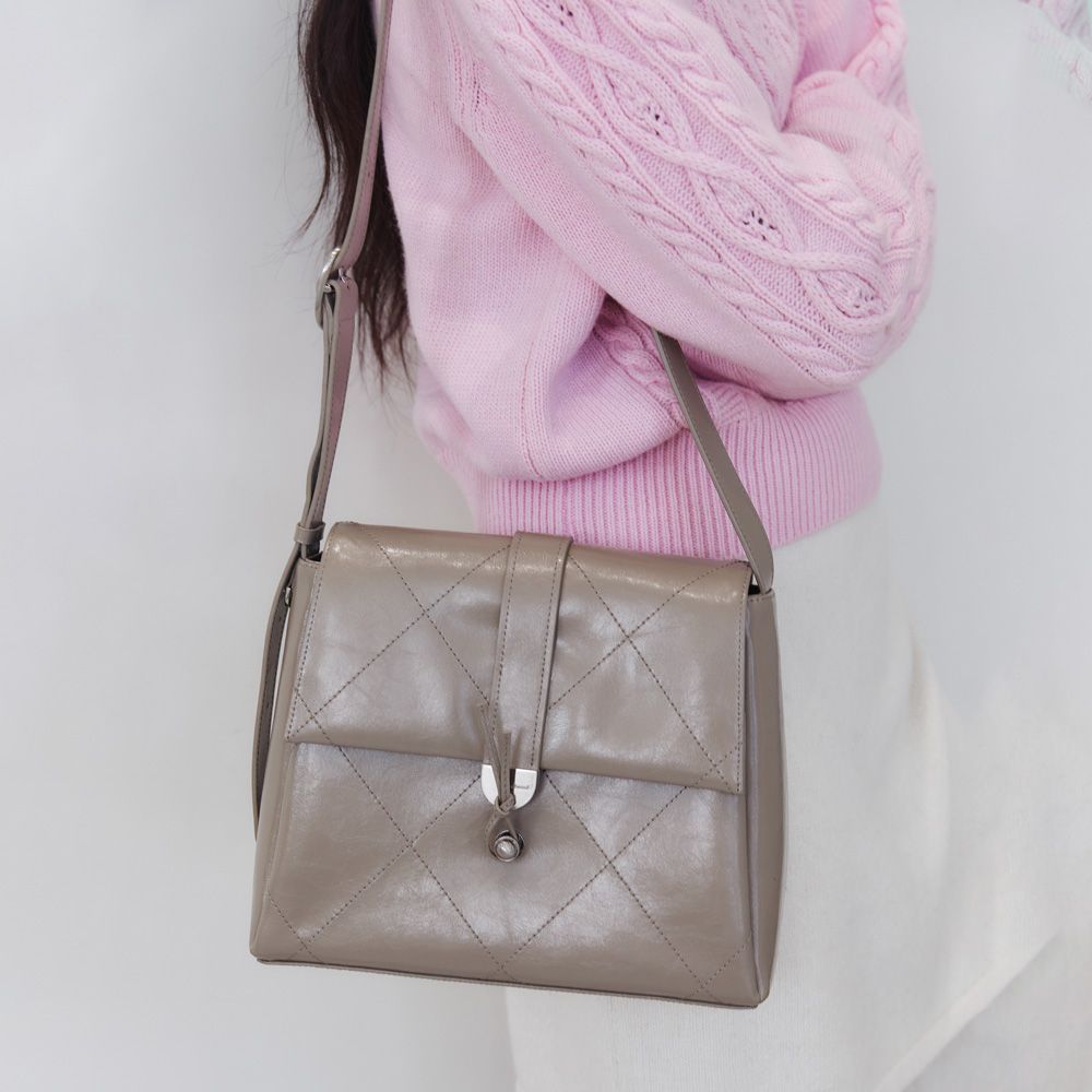 ショルダーバッグ・ポシェット ^LE ABONNE^ AVELINE QUILTING SHOULDER BAGOLIVE AB239OBG030MO MUSINSA公式 | LE ABONNE AVELINE QUILTING SHOULDER BAG_OLIVE