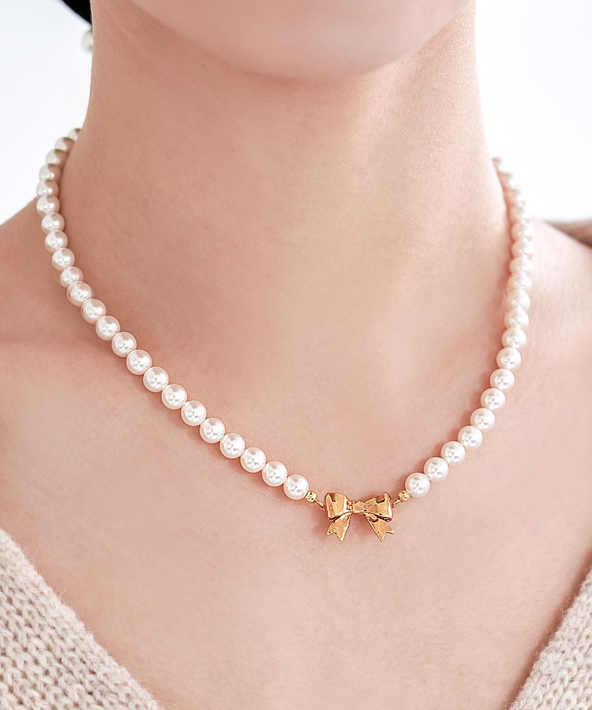 포스트루드(POSTLUDE) [SILVER] 6 PEARL C RIBBON PENDANT N (2 COLORS)