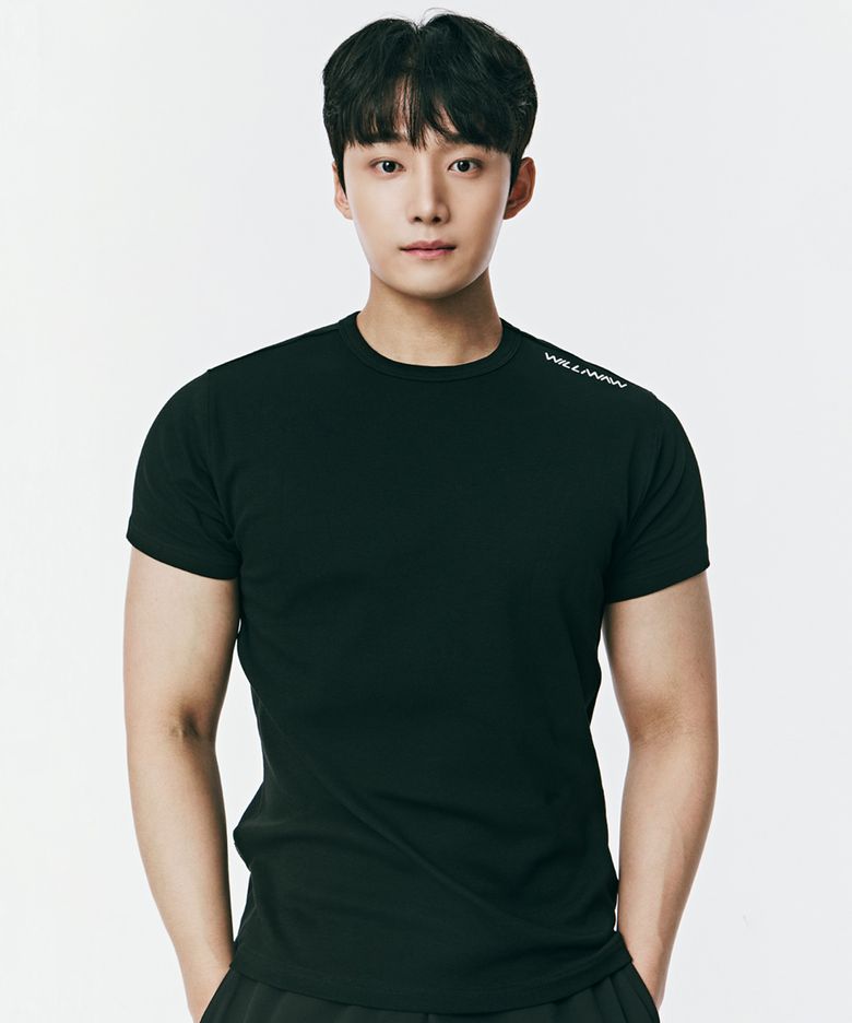 에센셜 머슬핏 티셔츠 [4 color]
