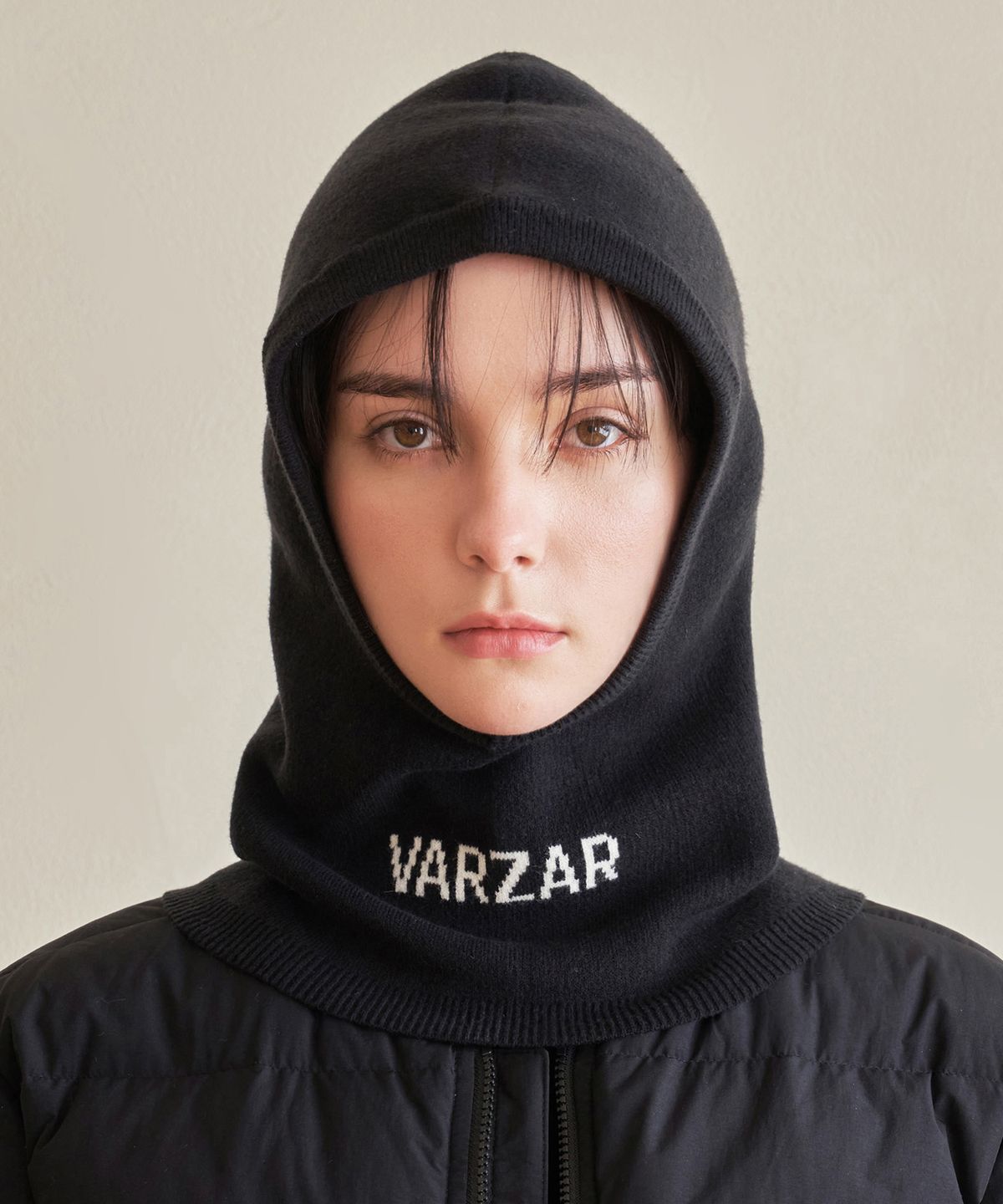 바잘(VARZAR) VARZAR 로고 니트 바라클라바 블랙