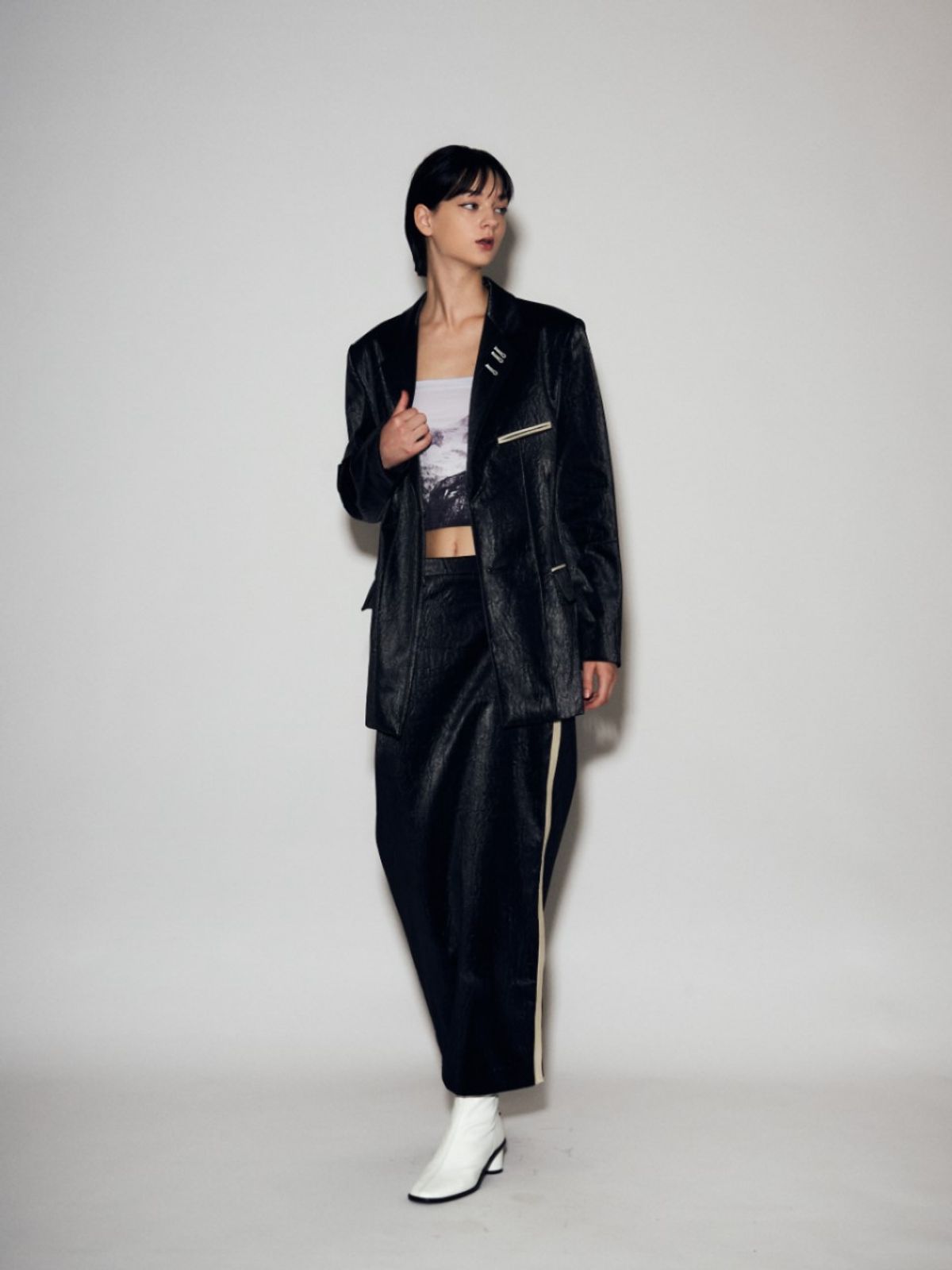 룬케이브(LUNECAVE) LEATHERETTE LOOSE FIT JACKET