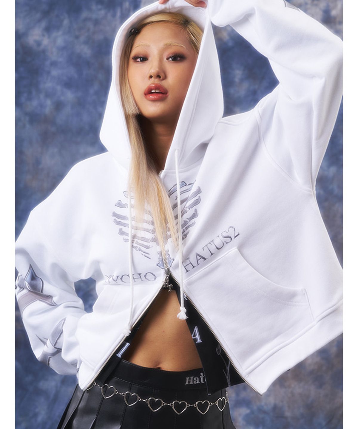하투(HATU) CUTE AND PSYCHO HOOD ZIP-UP WHITE