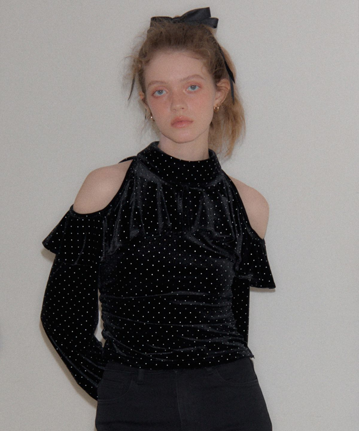살롱 드 욘(SALON DE YOHN) Shoulder Point Velvet Blouse