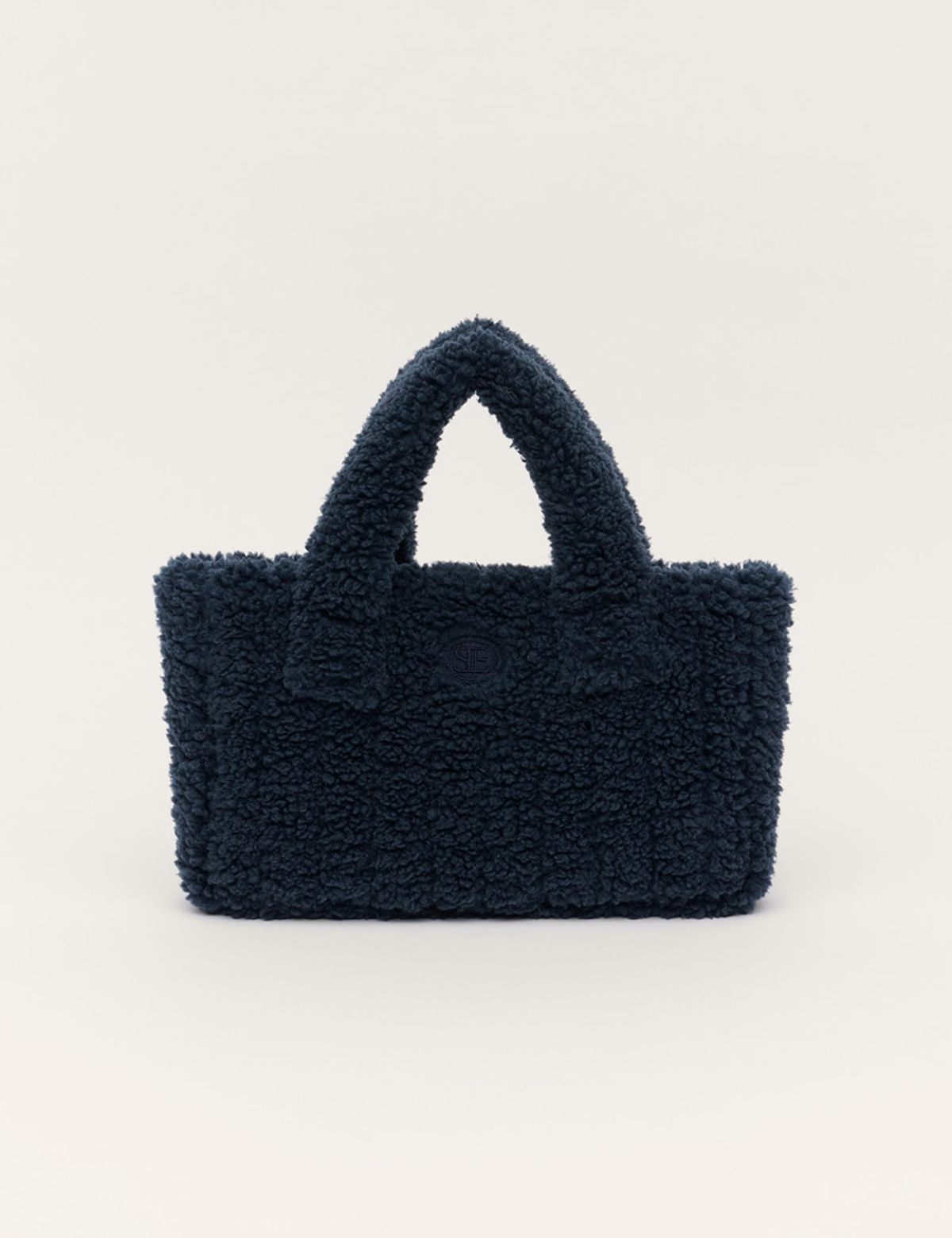 시엔느(SIENNE) Shearing Bear Padding Bag (Navy)