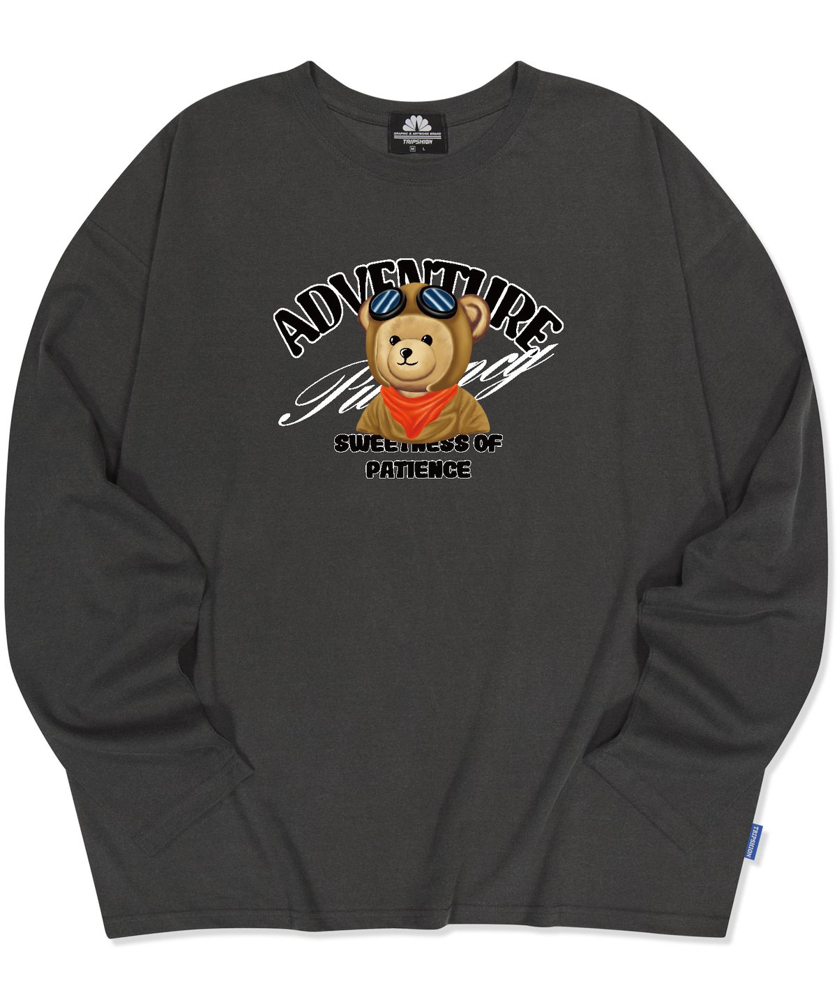 트립션(TRIPSHION) ADVENTURE BEAR GRAPHIC 롱 슬리브 - 피그먼트 블랙