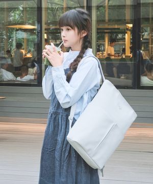 [선착순 특가] 라인 캐주얼 백팩 - 라이트그레이