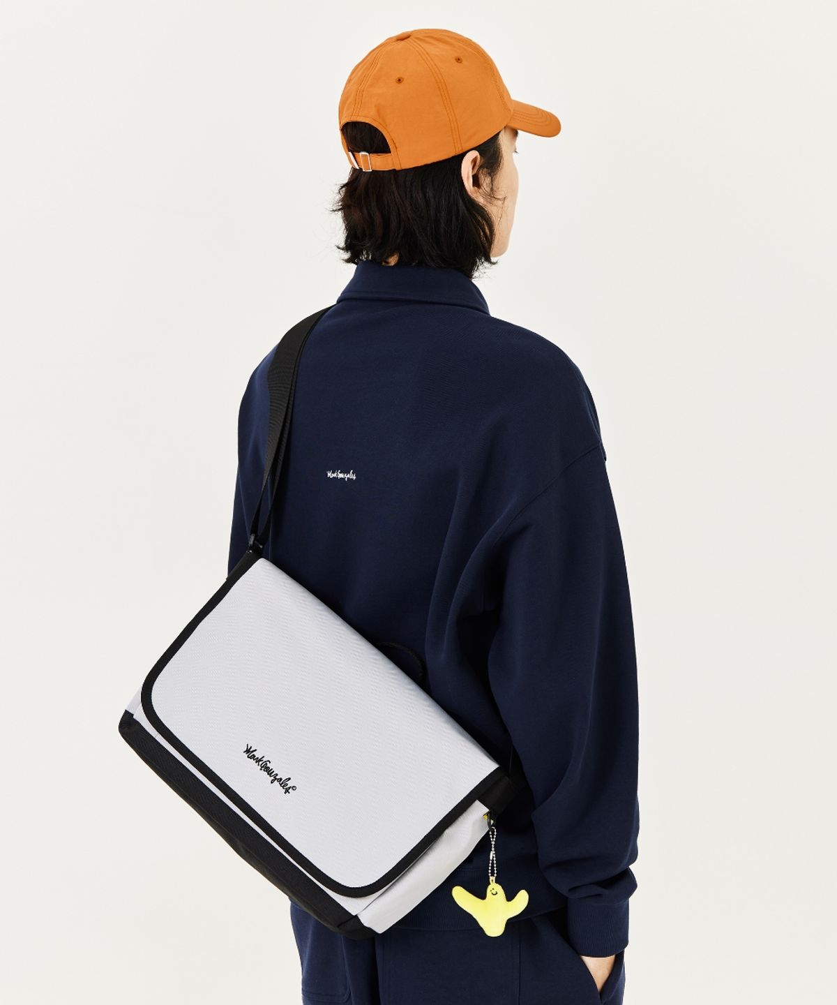 마크곤잘레스(MARK GONZALES) Basic Messenger Bag - GREY