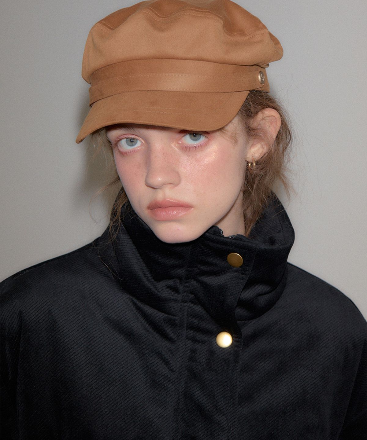 살롱 드 욘(SALON DE YOHN) Suede Button Hat_ Camel