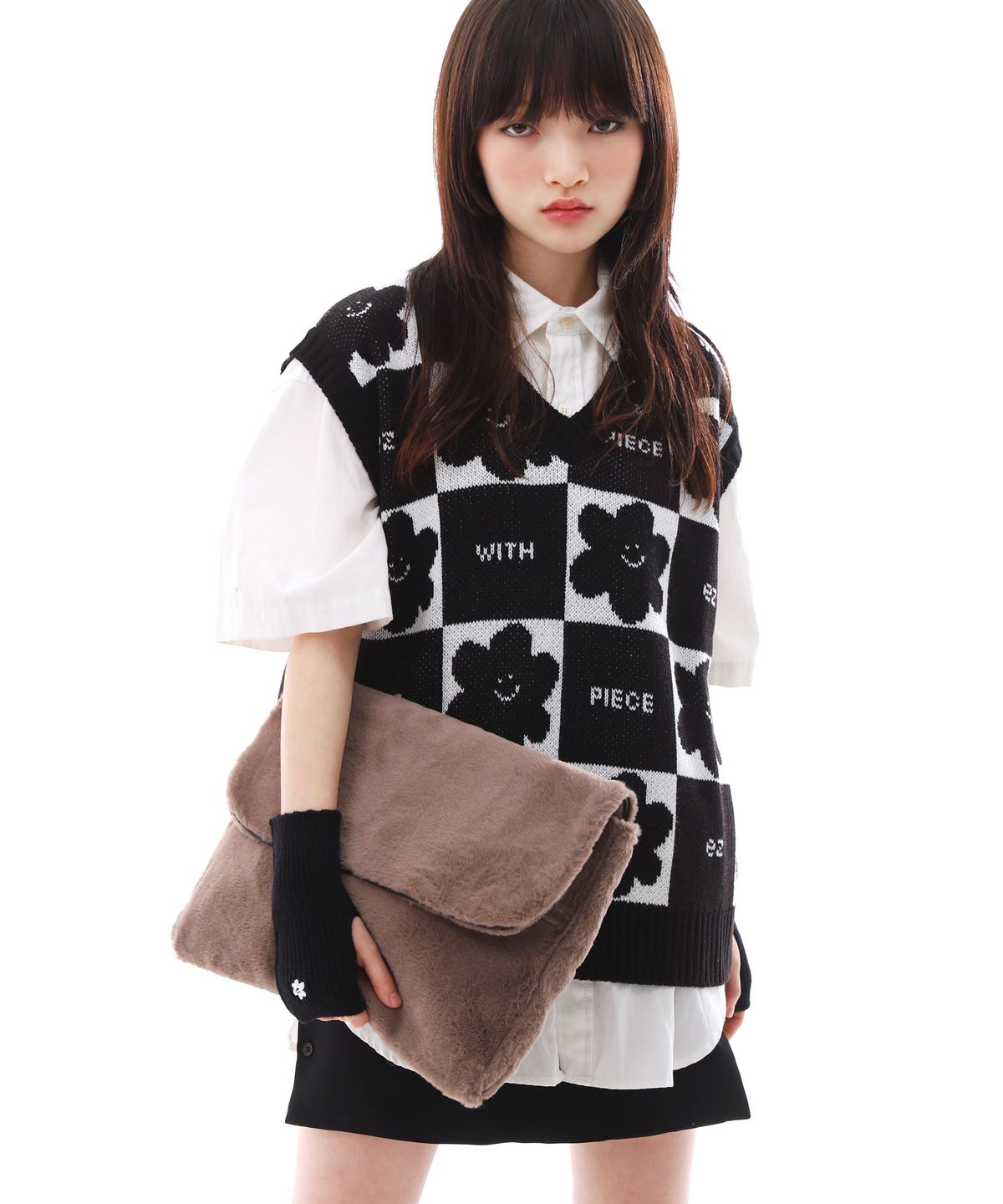 피스메이커(PIECE MAKER) MACARON FUR CLUTCH (BROWN)