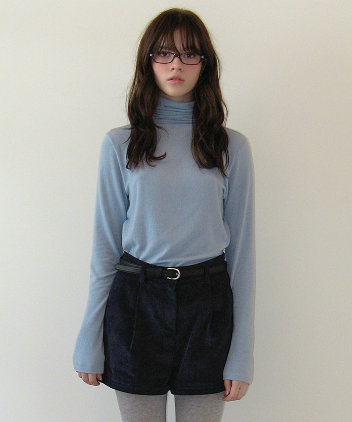 썸웨어버터(SOMEWHEREBUTTER) turtleneck logo top - light blue