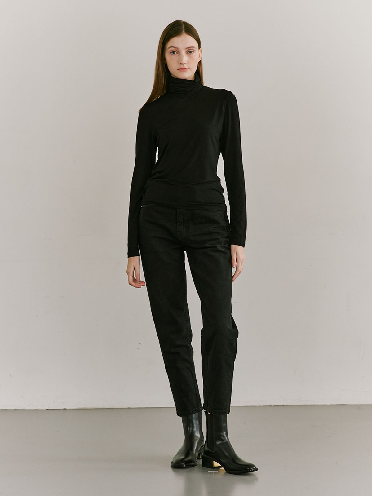 누브(NOUVE) Slim Fit Turtleneck T-Shirt - Black