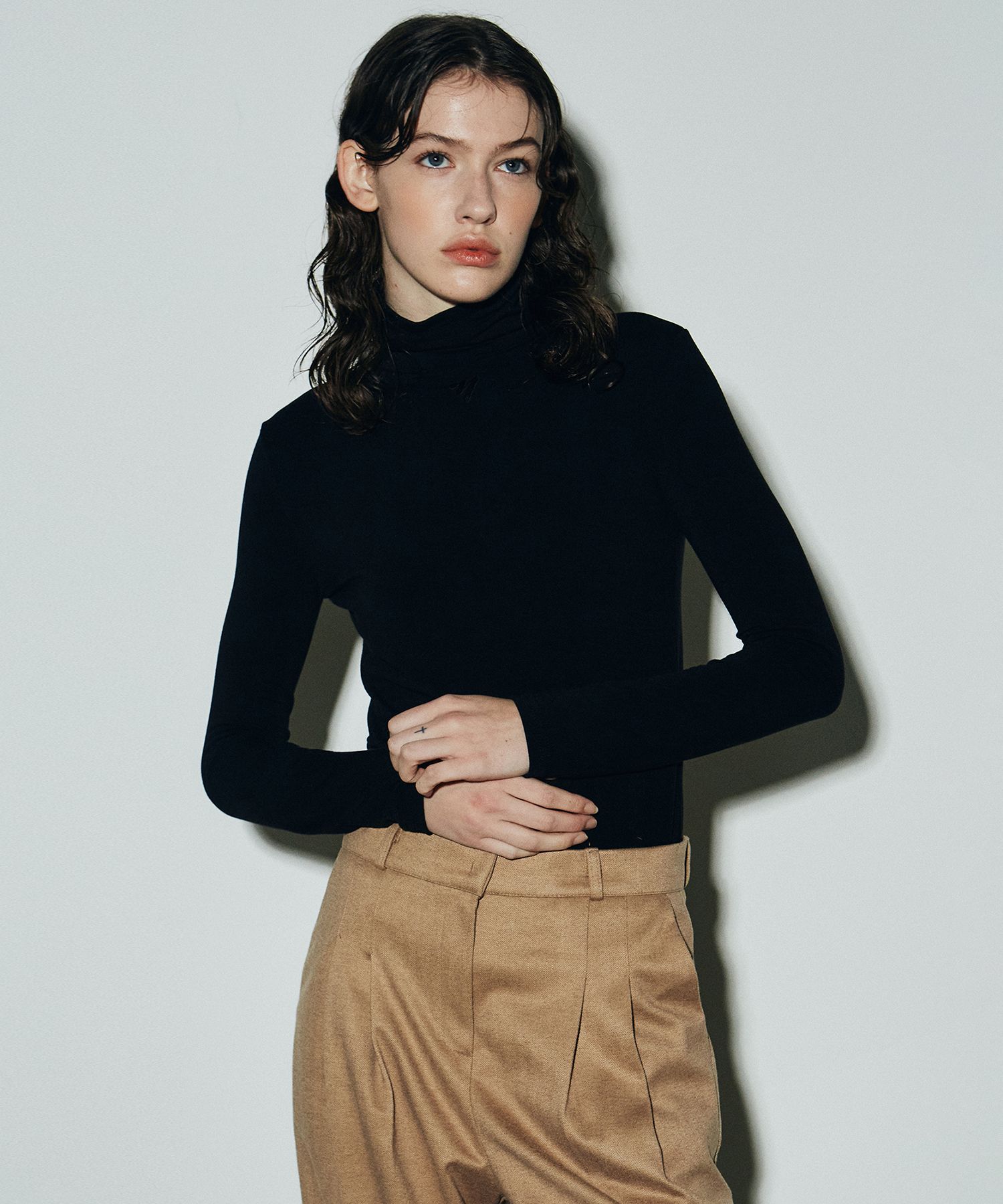 MUSINSA | NICK&NICOLE DAILY BLEND TURTLENECK TOP_BLACK