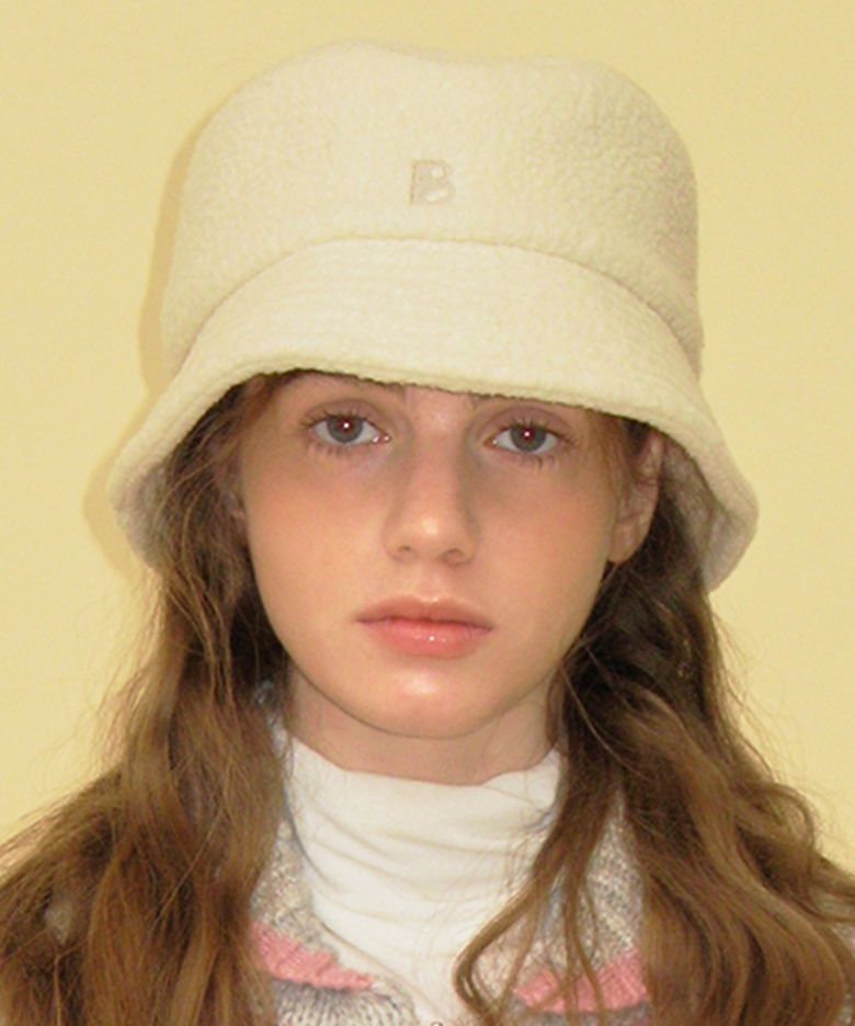 fleece b logo bucket hat - cream