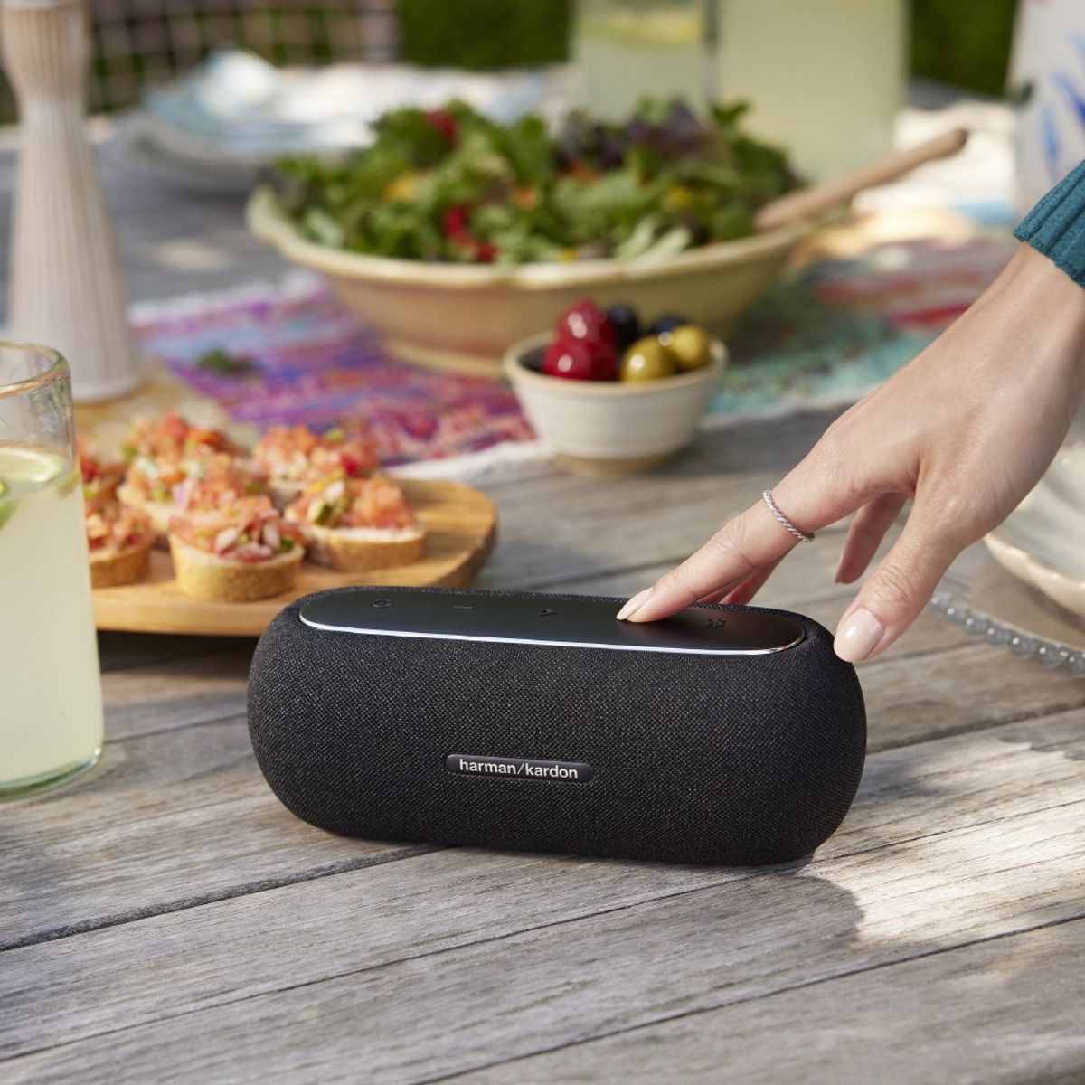 하만카돈(HARMAN KARDON) 루나 포터블 블루투스 스피커