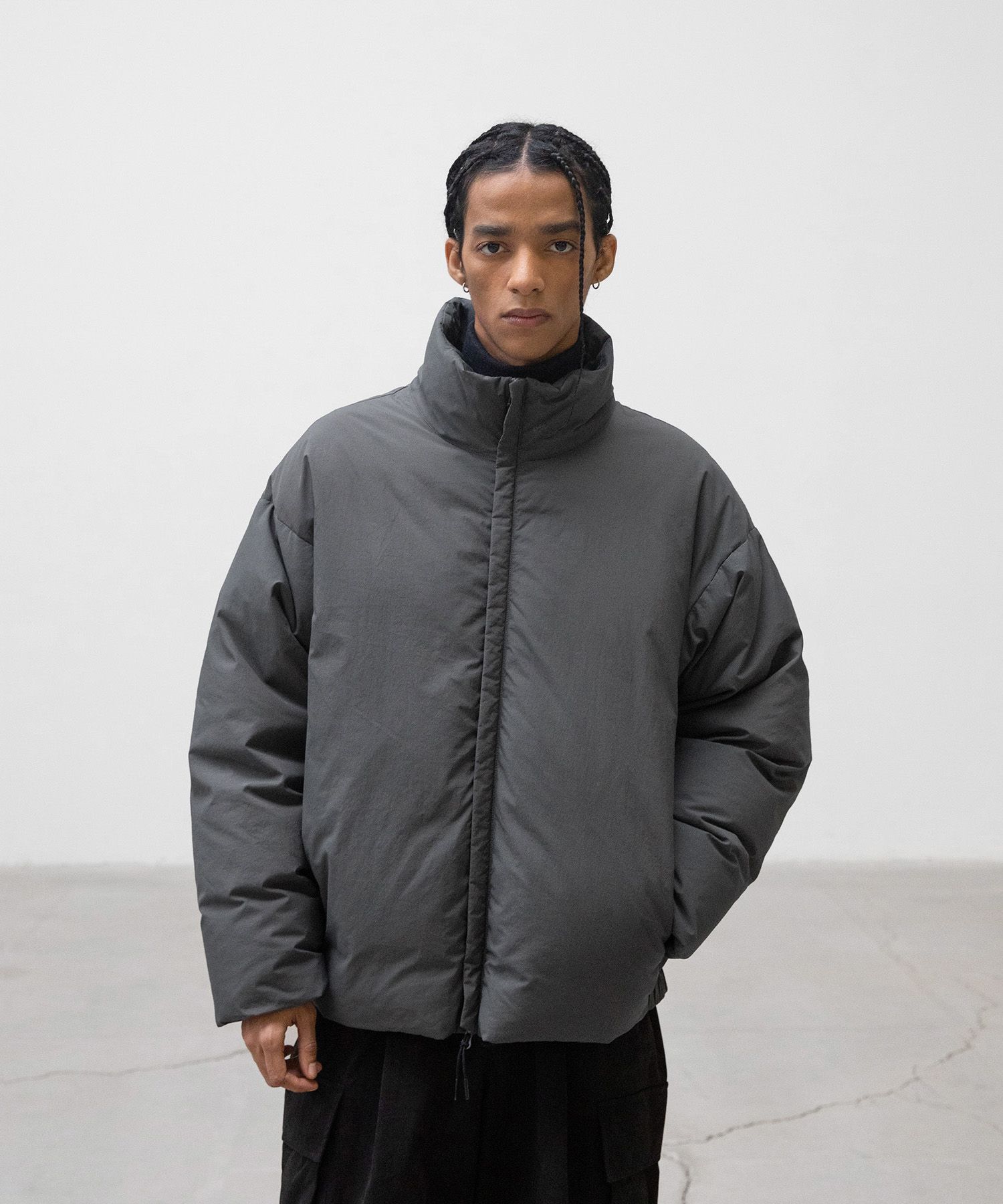 MUSINSA公式 | ANOTHER OFFICE Snowman Down Jacket (Graphite)