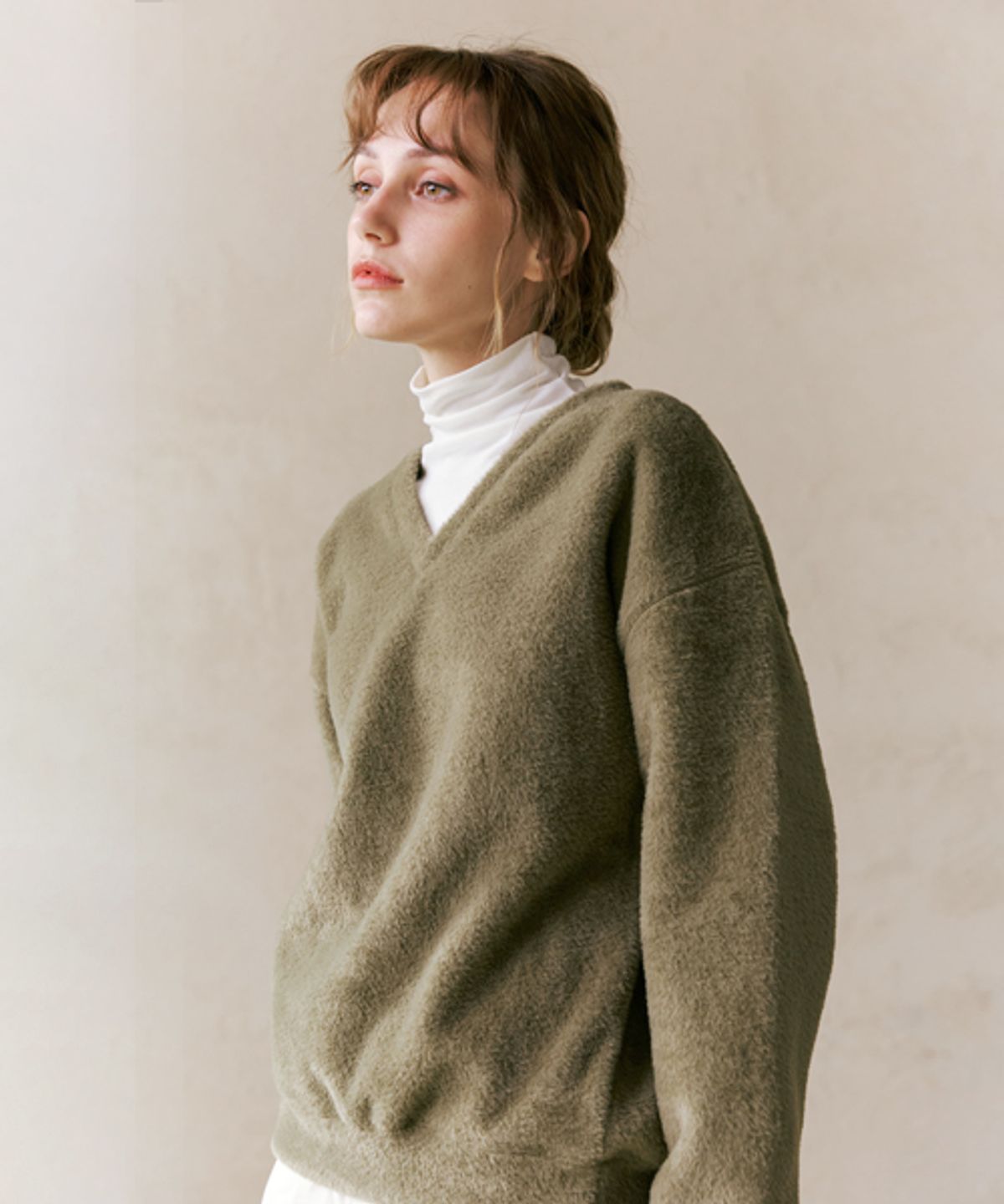 아르덴티 벨로나(ARDENT VELLONA) 워셔블 헤어리 브이넥 스웨트셔츠_Mint Grey